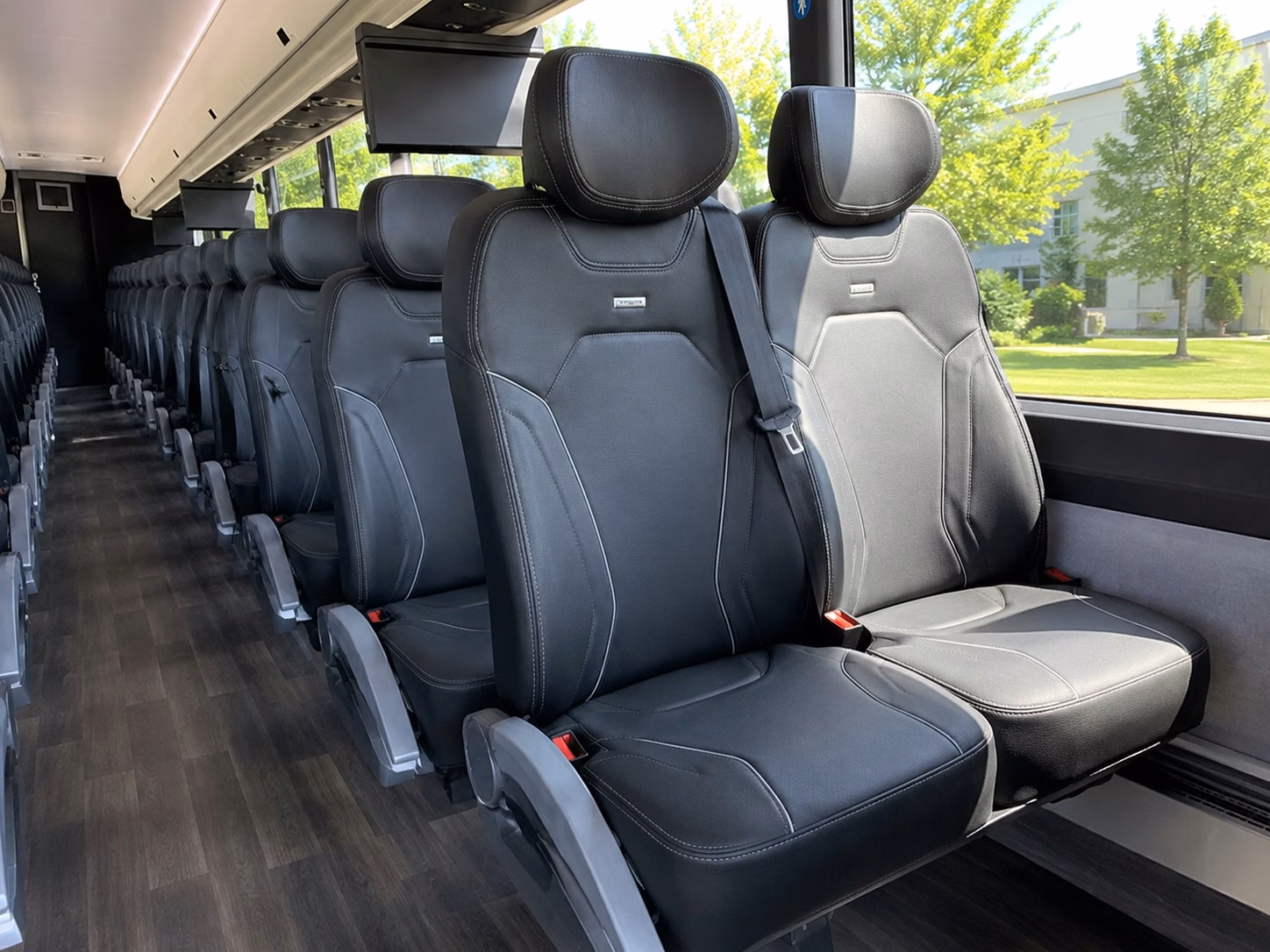 shuttle your guests between torrance hotels and your wedding venue without stress
