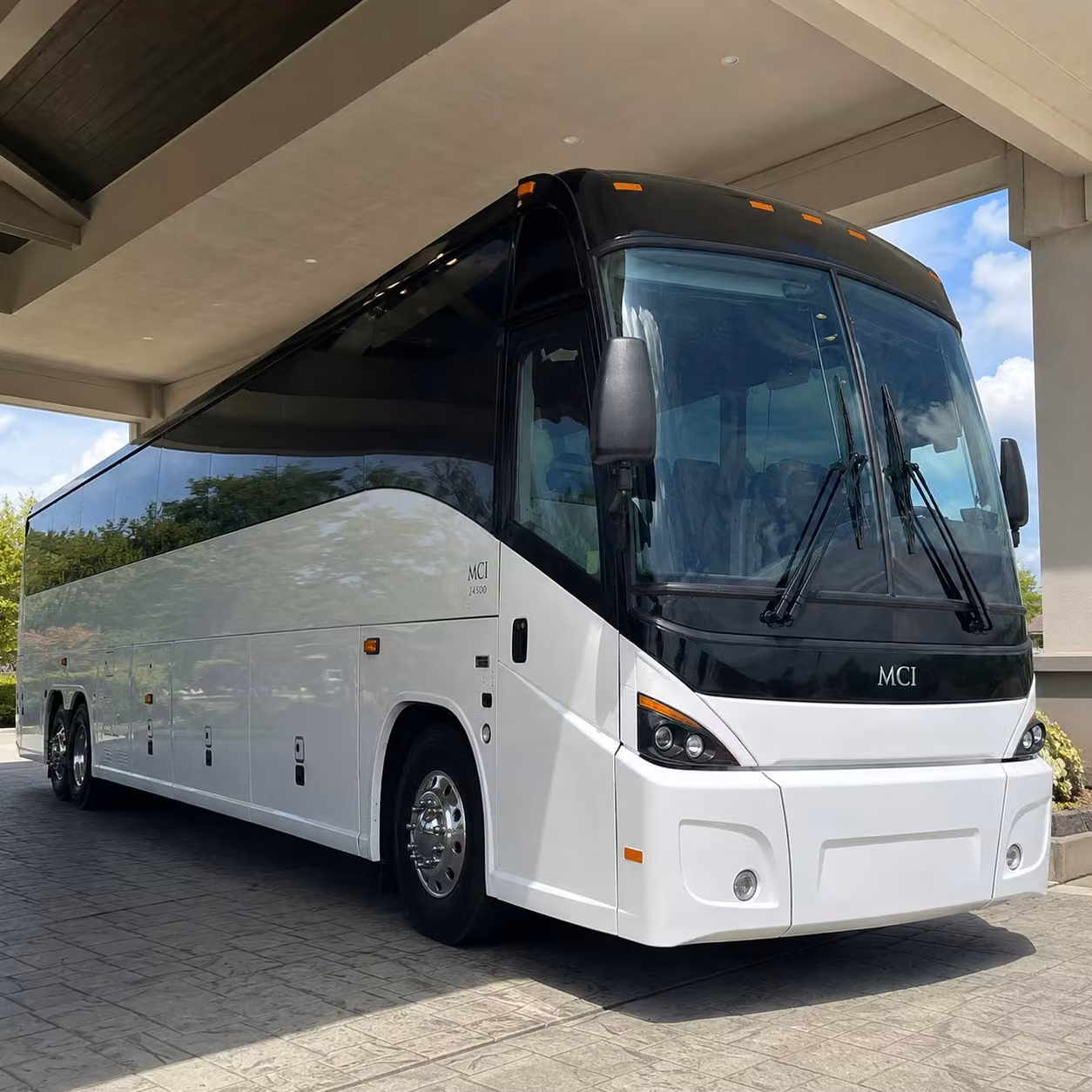 use a torrance employee shuttle to solve your remote parking problem